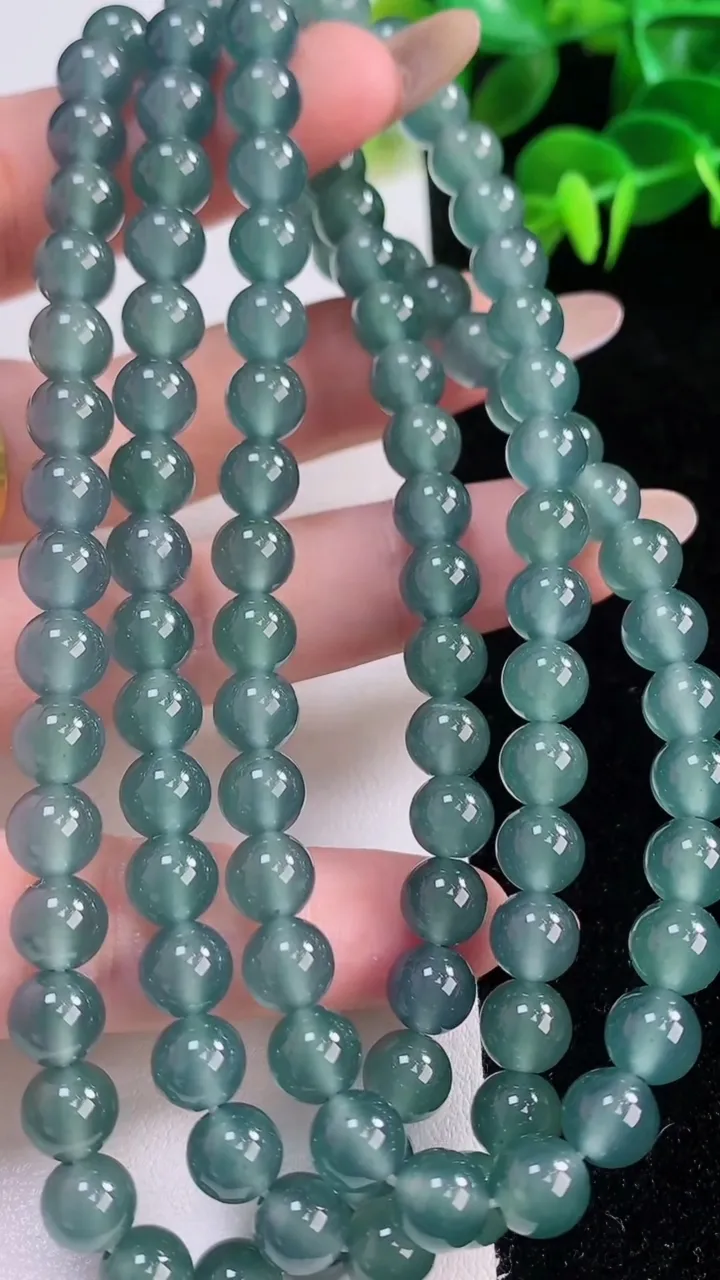 天然A货翡翠圆珠项链，尺寸7-108颗，重:63.08g
11月18日