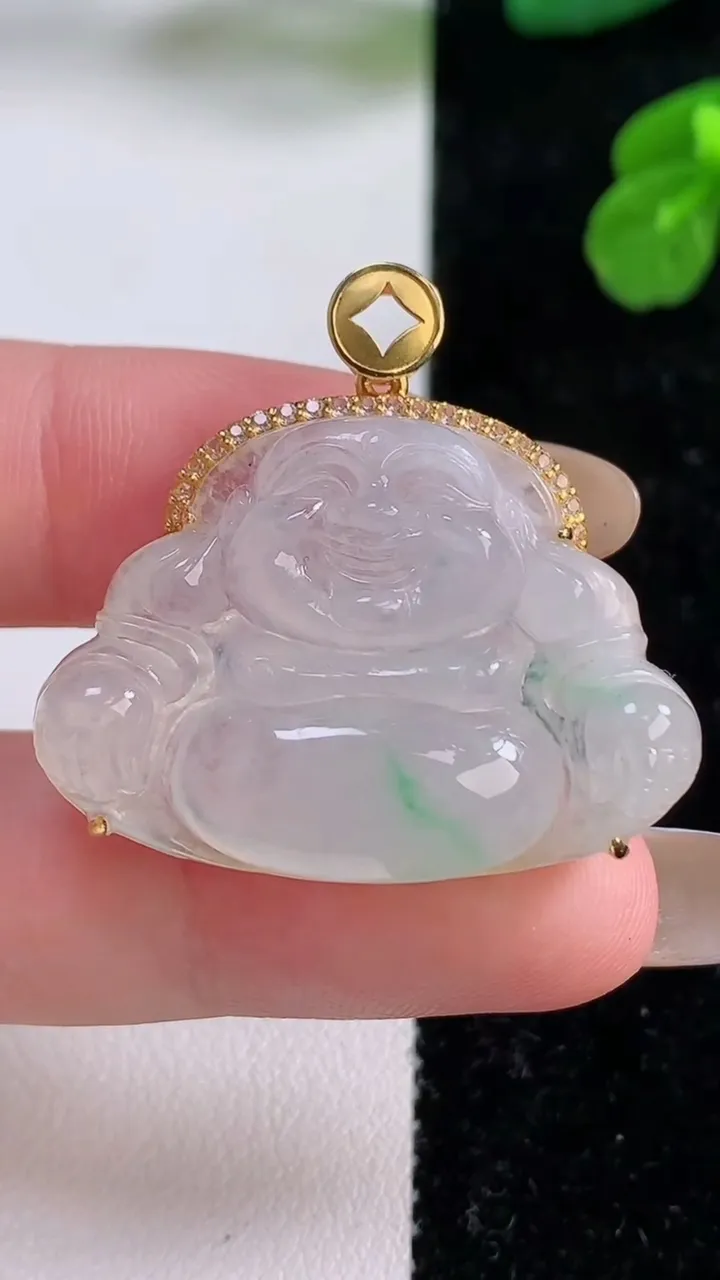 天然A货翡翠佛公吊坠，尺寸31.3-23.6-33.4-8.7，重量:8.27g
11月18日