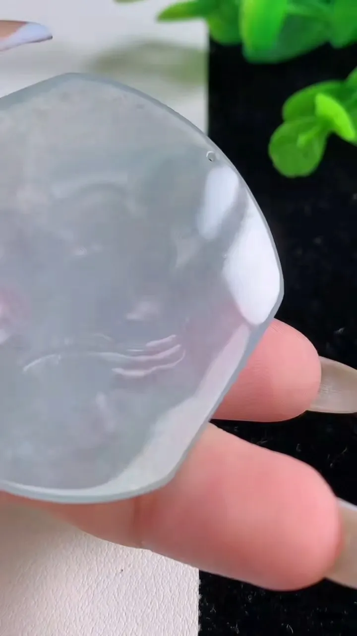 天然A货翡翠文殊菩萨吊坠，尺寸53-47.2-5.4，重量:28.34g
11月18日