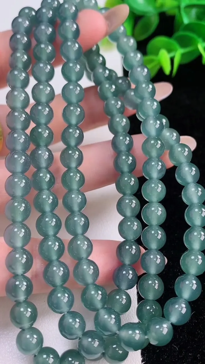 天然A货翡翠圆珠项链，尺寸7-108颗，重:63.08g
11月18日