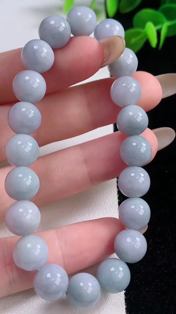 天然A货翡翠紫罗兰圆珠手串，尺寸9.2-20颗，重:27.02g11月18日
工厂直销收藏佳品,种好水足，色泽均匀，有种有色，上手高大气！