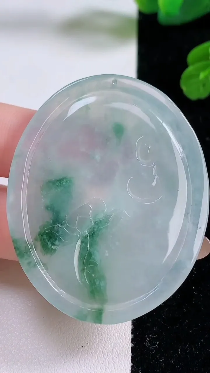 天然A货翡翠冰种飘花文殊菩萨吊坠，尺寸52-42.3-5.4，重量:21.27g
11月18日