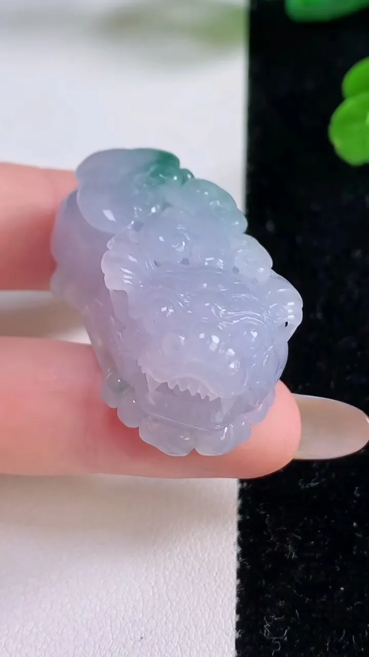 天然A货翡翠冰种紫罗兰飘花貔貅吊坠，尺寸38.4-20.5-17，重量:29.66g
11月18日