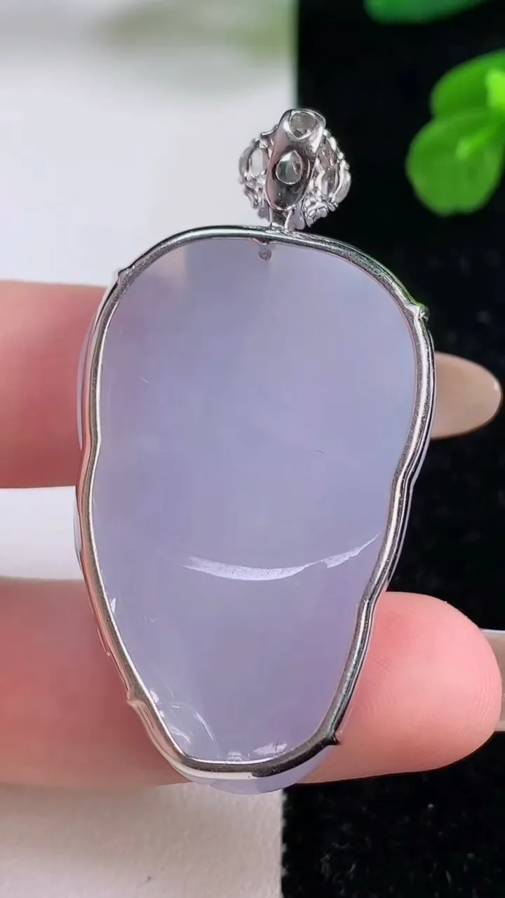 天然A货翡翠18K金紫罗兰财神爷吊坠，尺寸39.8-26-9.6，重量:19.69g
11月18日