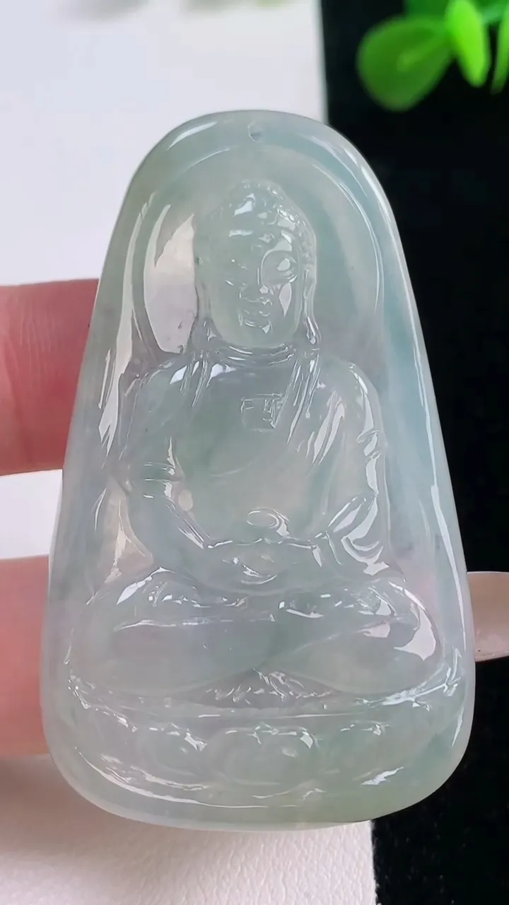 天然A货翡翠冰种飘花大日如来吊坠，尺寸55.1-33.5-5.8，重:21.66g
11月18日