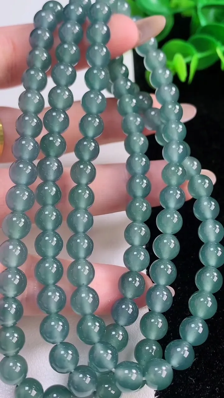 天然A货翡翠圆珠项链，尺寸7-108颗，重:63.08g
11月18日