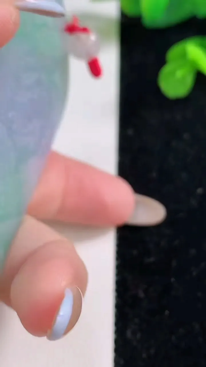 天然A货翡翠春带彩紫罗兰山水牌吊坠，尺寸75.5-45.8-6.4，重量:50.24g
11月18日