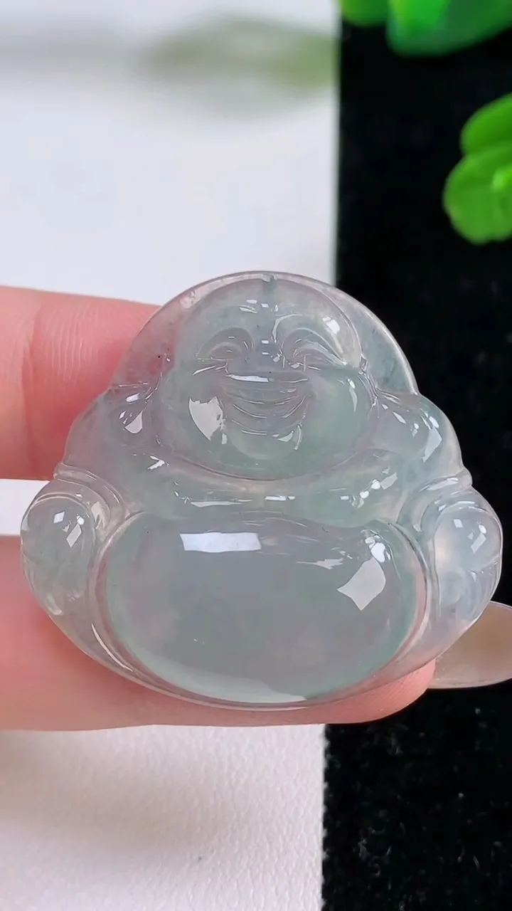 天然A货翡翠佛公吊坠，尺寸33.8-37-6.4，重量:11.69g
11月18日