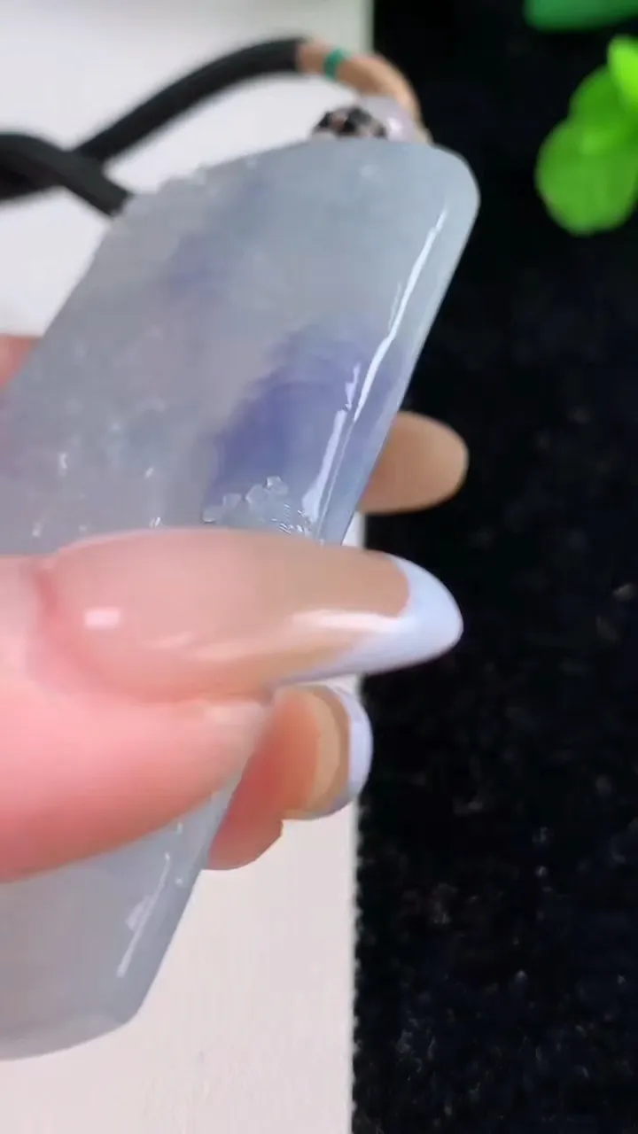 天然A货翡翠种紫罗兰山水牌吊坠，尺寸65.5-38.2-5.6，重量:38.70g
11月18日