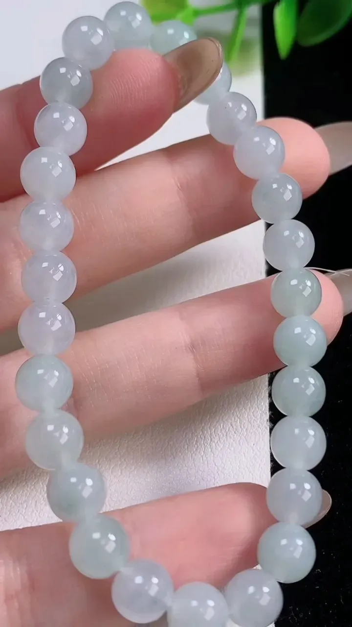 天然A货翡翠圆珠手串，尺寸7.5-27颗，重量:16.04g11月18日
工厂直销收藏佳品,种好水足