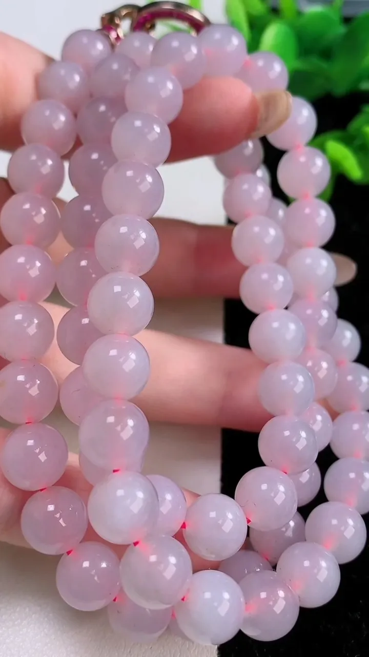 天然A货翡翠紫罗兰圆珠项链，尺寸8.8-70颗，重量:91.53g11月18日
工厂直销收藏佳品,种好水足，色泽均匀，有种有色，上手高大气！