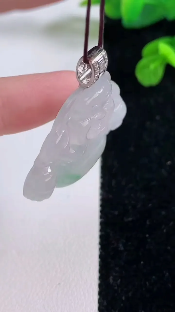 天然A货翡翠佛公吊坠，尺寸29.4-38-6.3，重量:11.56g
11月18日