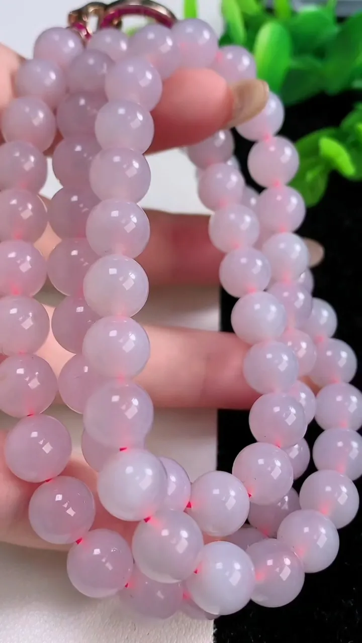 天然A货翡翠紫罗兰圆珠项链，尺寸8.8-70颗，重量:91.53g11月18日
工厂直销收藏佳品,种好水足，色泽均匀，有种有色，上手高大气！