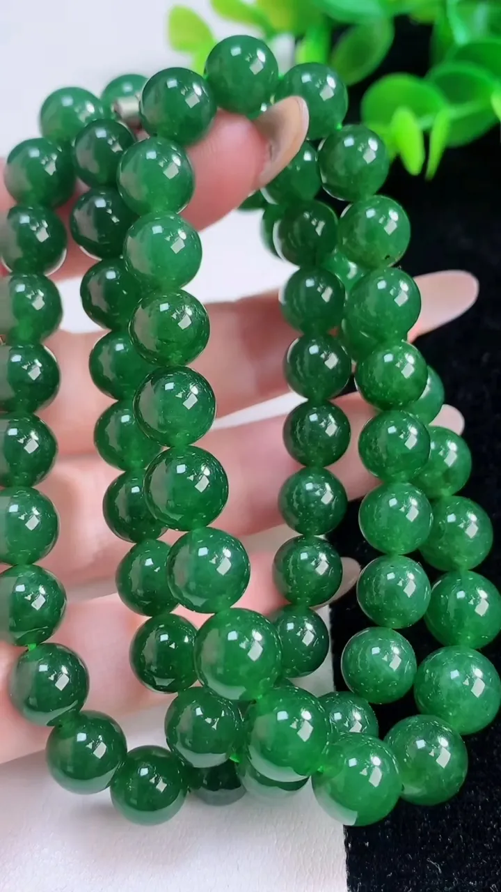 天然A货翡翠圆珠项链，尺寸9.3-65颗，重:71.12g11月18日
工厂直销收藏佳品,种好水足，