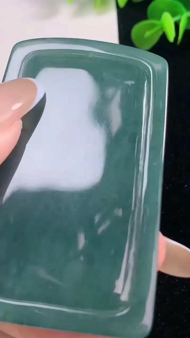 天然A货翡翠不动明王吊坠，尺寸71-43-10，重:59.08g
11月18日