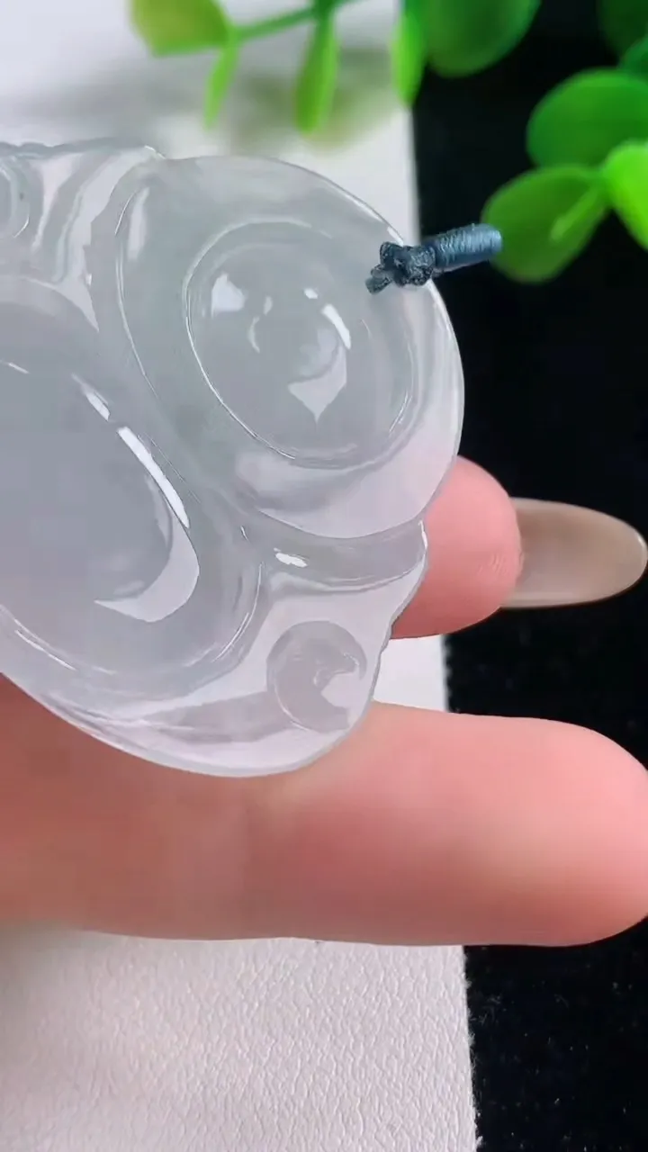 天然A货翡翠佛公吊坠，尺寸38.6-43-5.7，重量:14.45g
11月18日