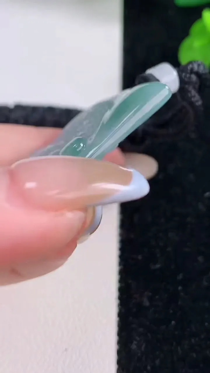 天然A货翡翠种飘花普贤菩萨吊坠，尺寸63.4-33.2-5.4，重量:31.84g
11月18日