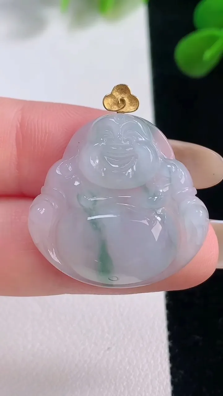 天然A货翡翠18K金飘花佛公吊坠，尺寸25-26.3-5.9，重量:6.16g
11月19日