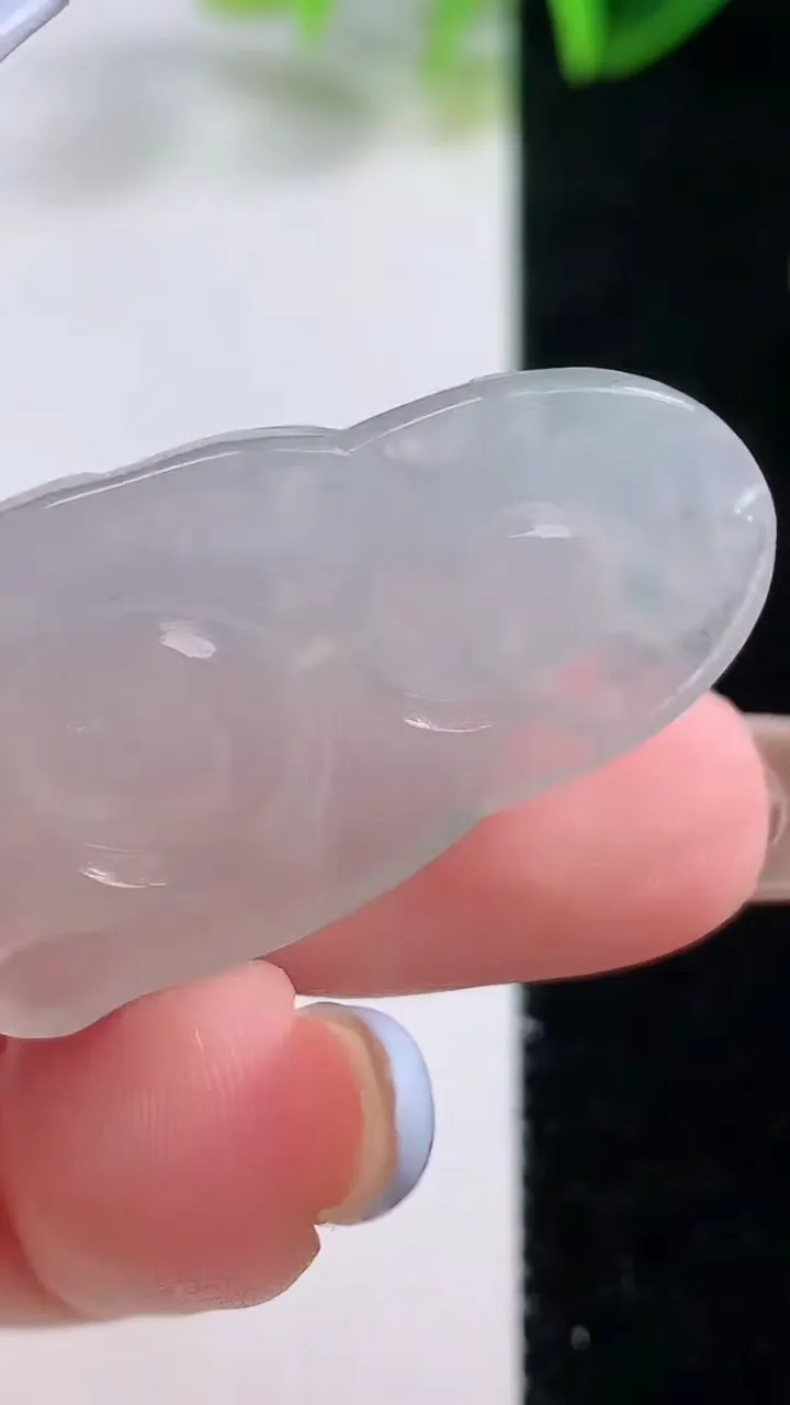 天然A货翡翠财神爷吊坠，尺寸36.2-21.6-6.4，重量:8.97g
11月19日