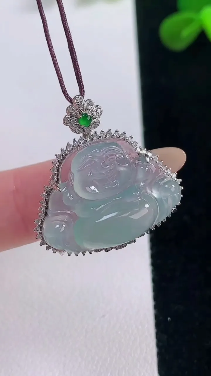 天然A货翡翠佛公吊坠，尺寸26.6-26-9，裸石17-23.4重量:5.38g
11月19日