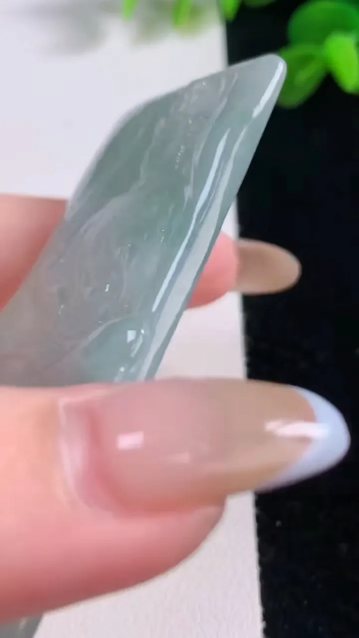 天然A货翡翠普贤菩萨吊坠，尺寸68.7-40-5.5，重量:36.91g
11月19日