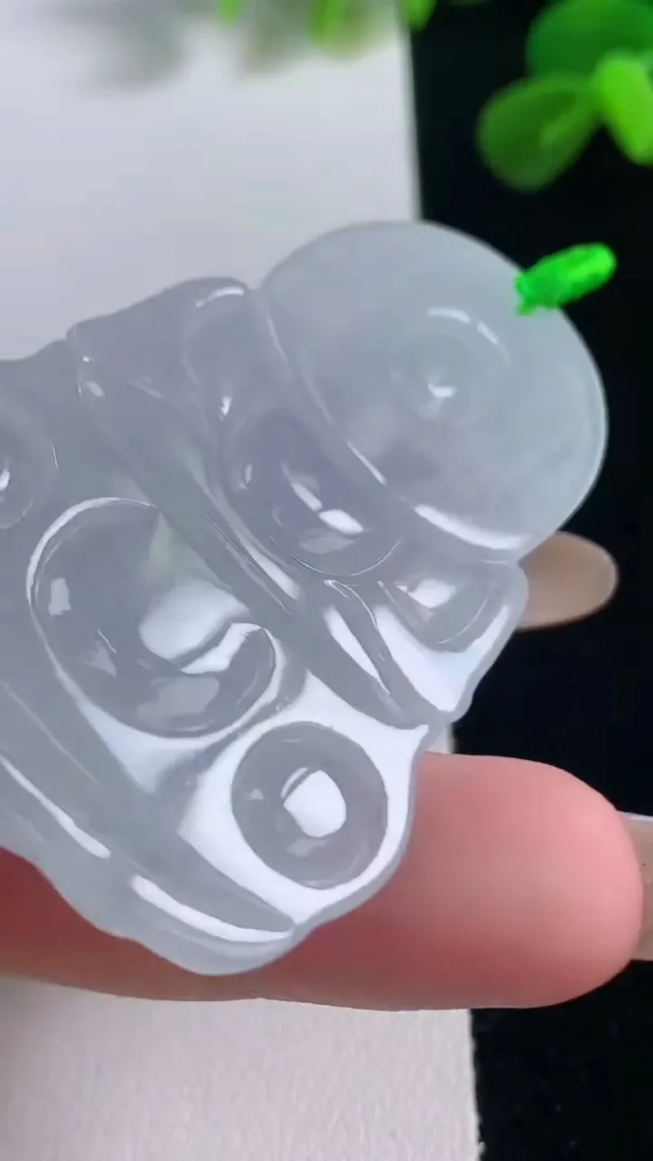 天然A货翡翠观音菩萨吊坠，尺寸59.7-37.5-5.4，重量:22.49g
11月19日