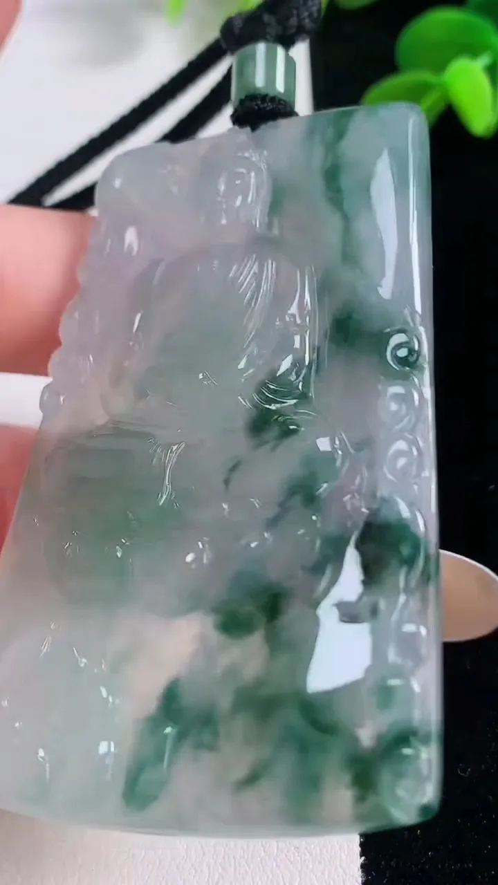 天然A货翡翠冰种飘花大日如来吊坠，尺寸66.3-42.8-5，重量:41.39g
11月19日