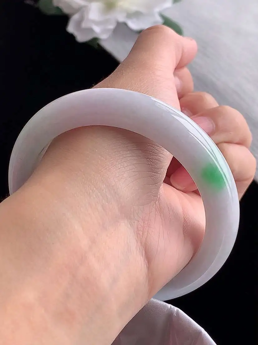 a货翡翠老坑冰种飘绿厚装正装正圈手镯59-60大圈口  尺寸59×12.5×9.2mm 1118