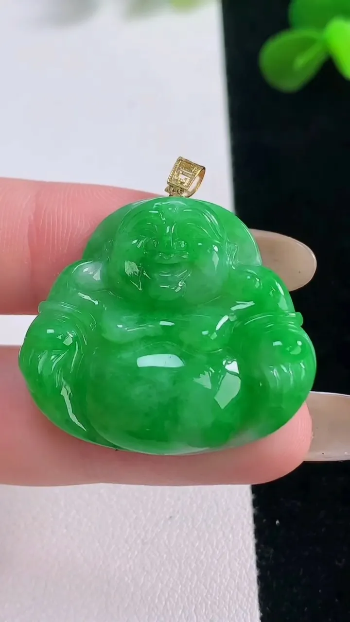 天然A货翡翠佛公吊坠，尺寸37.5-31-5.8，重量:7.64g
11月19日