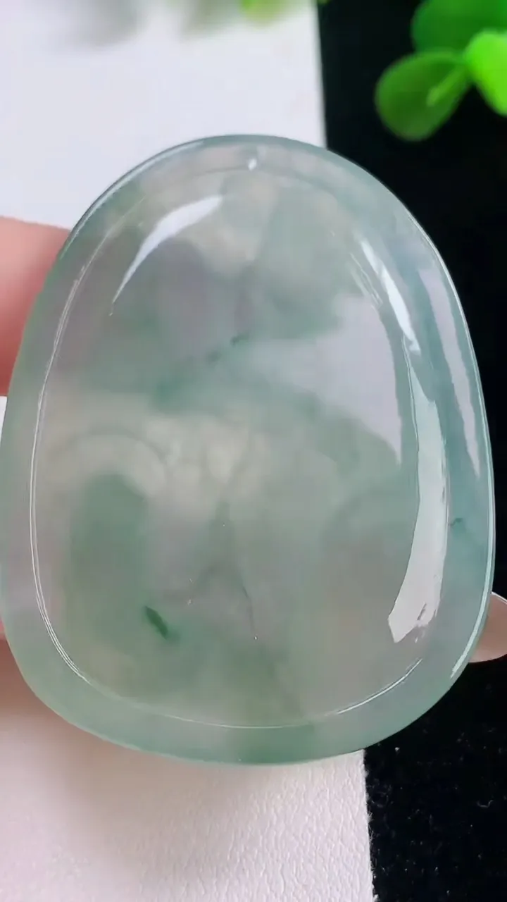 天然A货翡翠冰种飘花悟道吊坠，尺寸54-41.7-5.2，重量:24.30g
11月19日