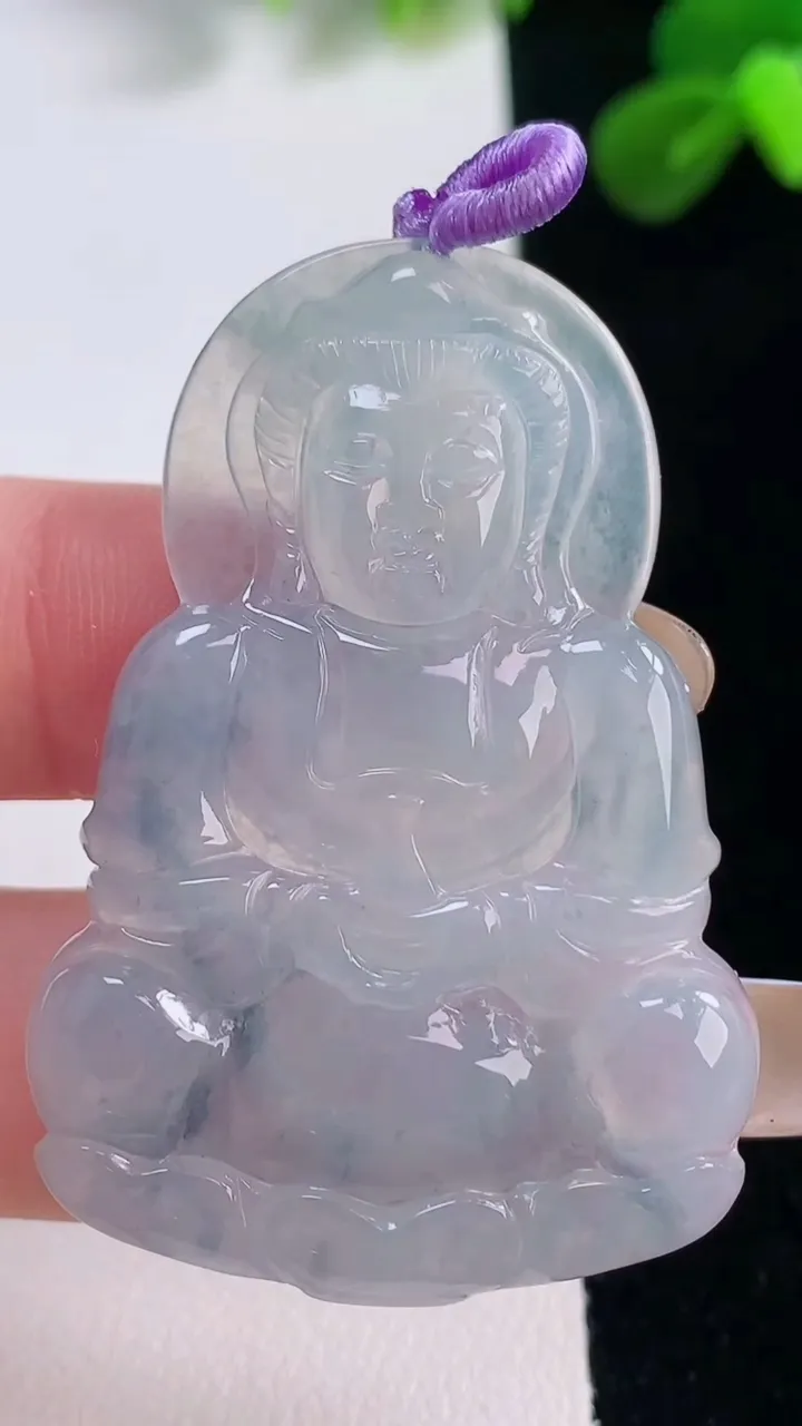天然A货翡翠冰种紫罗兰观音菩萨吊坠，尺寸49-33-4.3，重量:11.83g
11月19日
