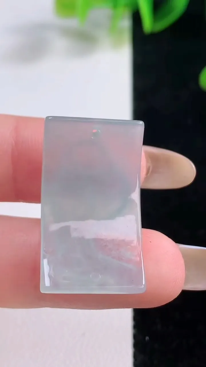 天然A货翡翠大展宏图 老鹰吊坠，尺寸27.6-16-5.3，重量:5.62g
11月19日