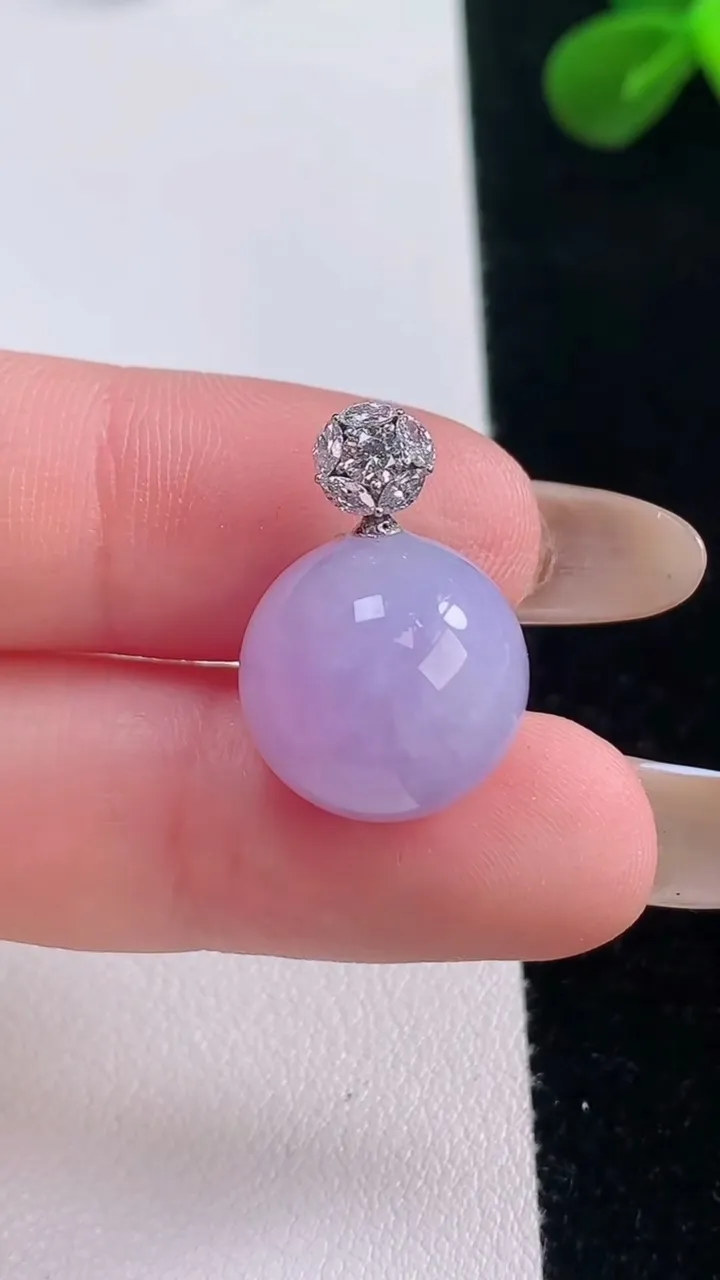 天然A货翡翠18K金紫罗兰圆珠吊坠，尺寸14.2，重量:6.28g
11月19日