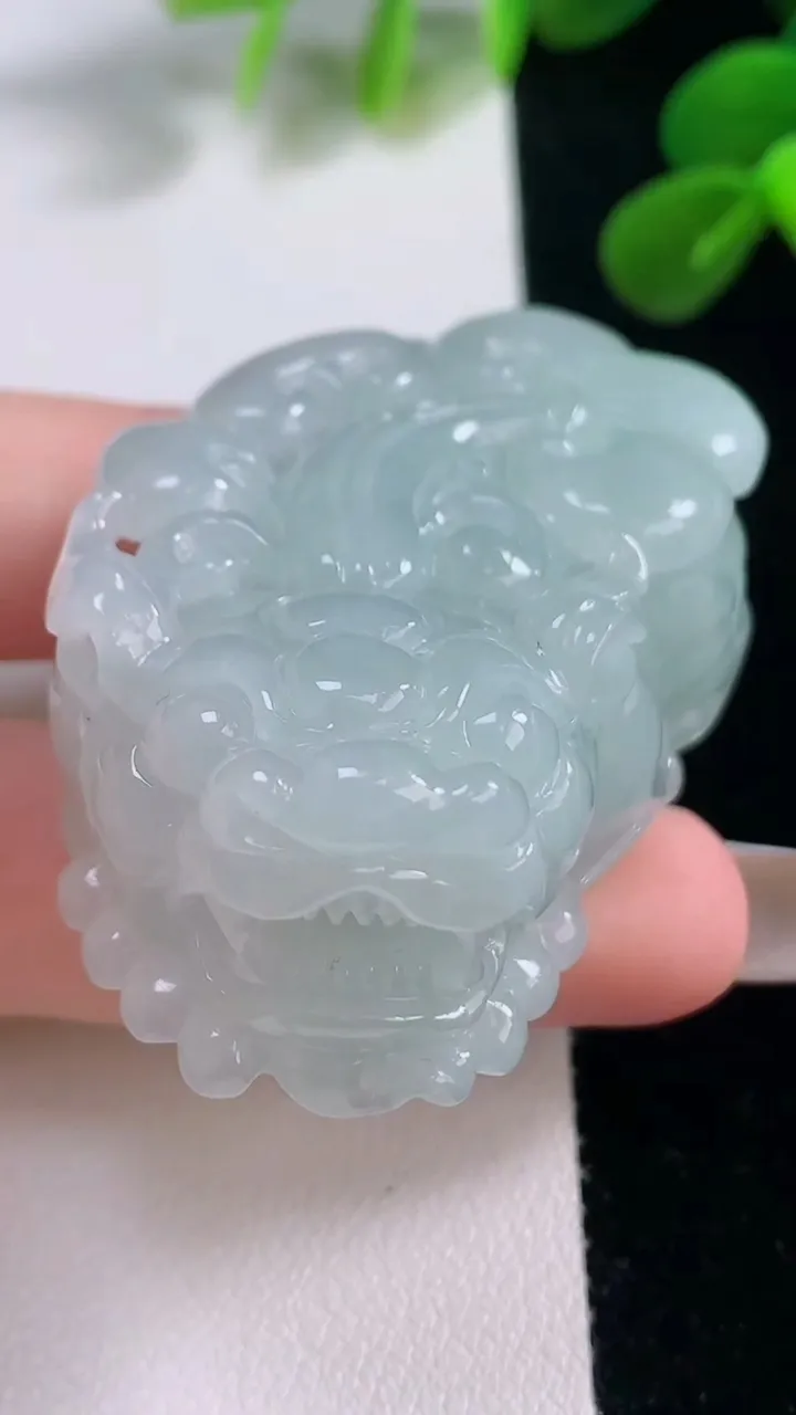 天然A货翡翠貔貅吊坠，尺寸47.6-31.2-20，重量:68.30g
11月19日