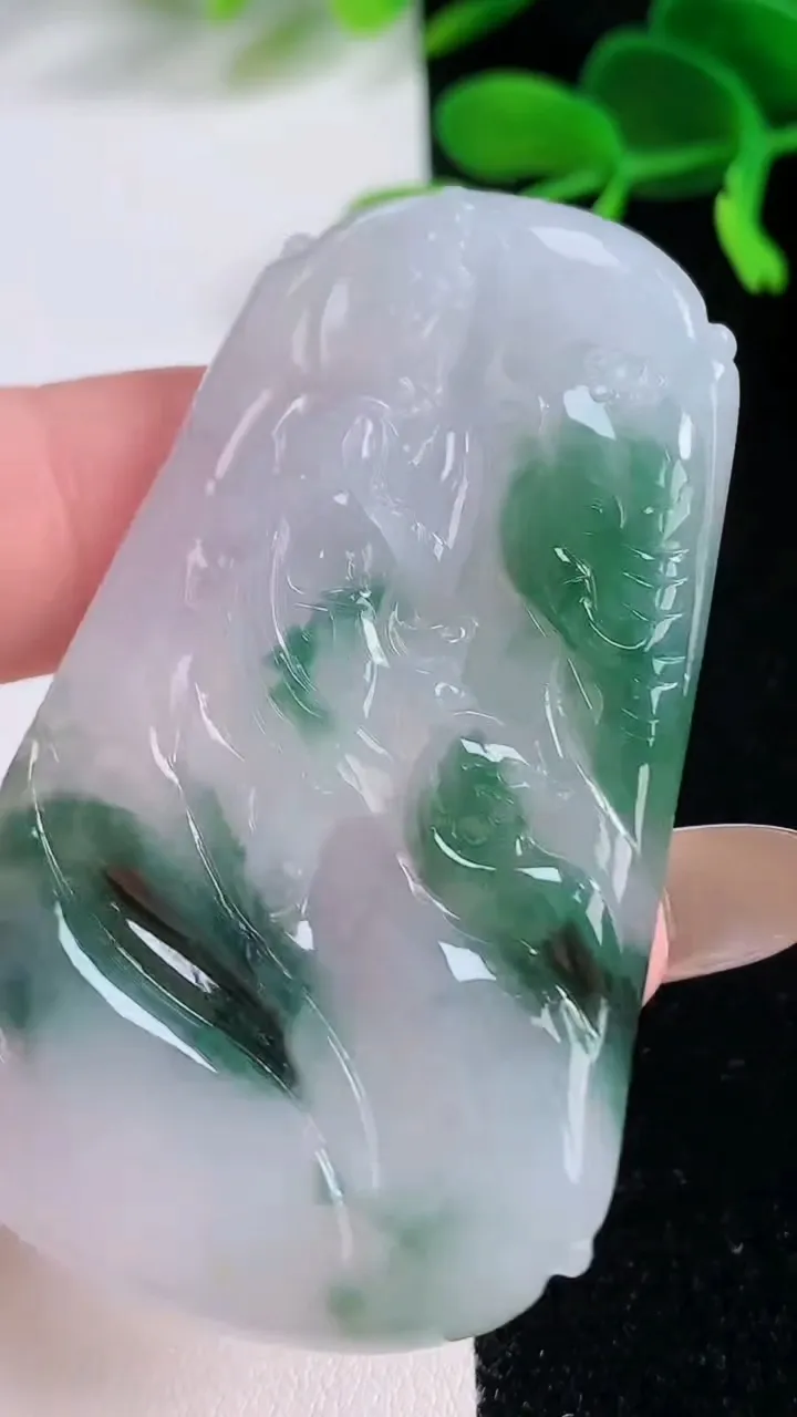 天然A货翡翠普贤菩萨吊坠，尺寸58.6-36.3-6，重:23.44g
11月19日