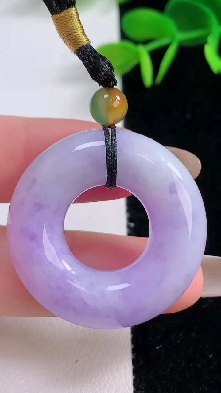 天然A货翡翠紫罗兰平安环吊坠，尺寸32.9-9.5，重:19.23g
11月19日