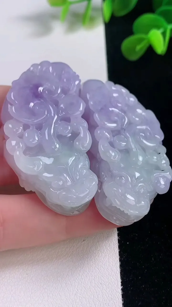 天然A货翡翠紫罗兰貔貅吊坠一对，尺寸49.4-25.3-10.5，重量:59.62g
11月19日
