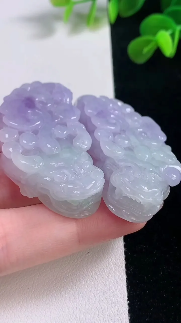 天然A货翡翠紫罗兰貔貅吊坠一对，尺寸49.4-25.3-10.5，重量:59.62g
11月19日