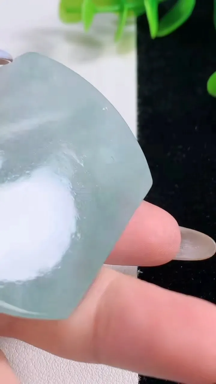 天然A货翡翠普贤菩萨吊坠，尺寸54.8-42.5-5.3，重量:28.34g
11月19日