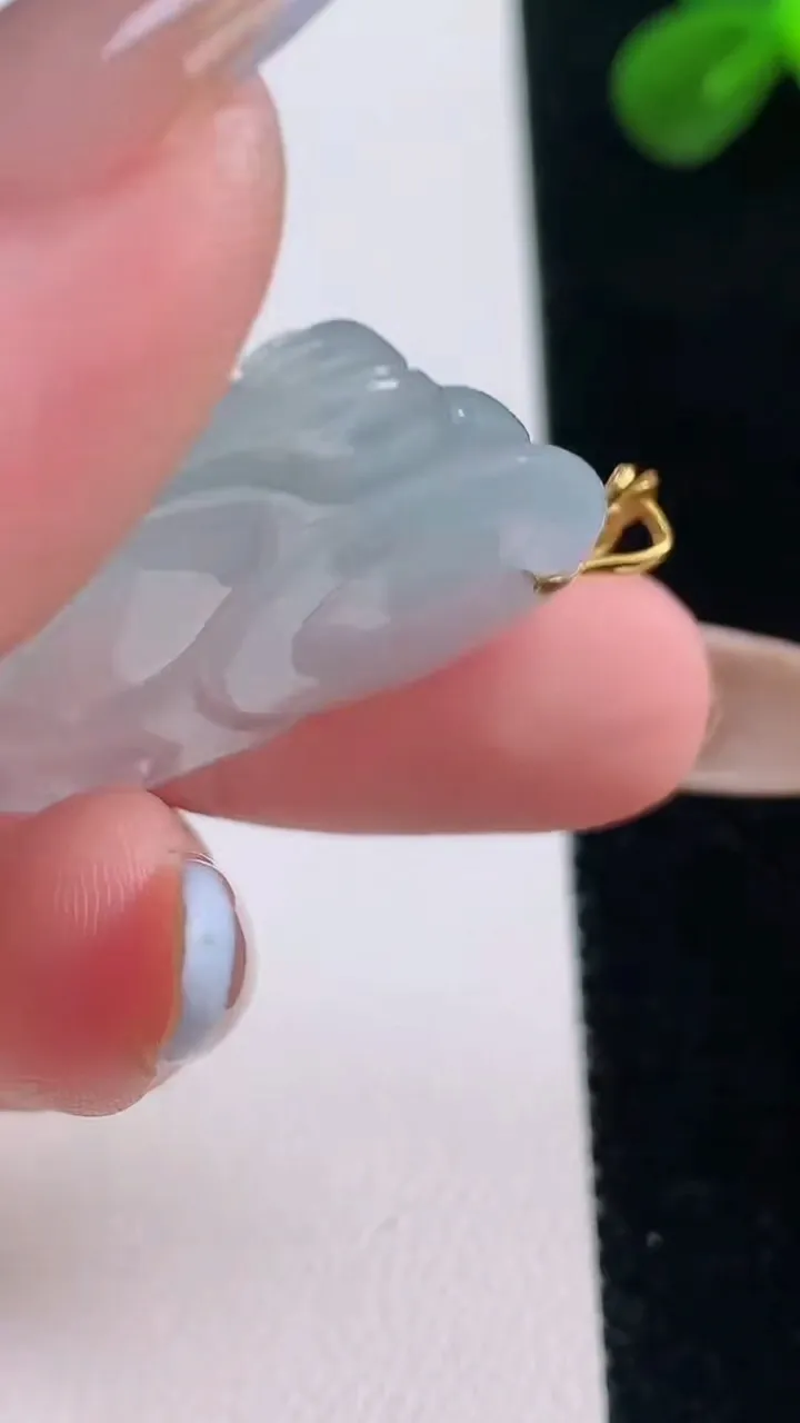 天然A货翡翠佛公吊坠，尺寸28.6-31-5.8，重量:8.12g
11月19日