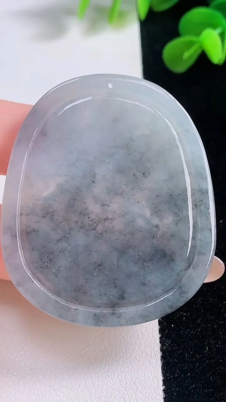 天然A货翡翠馗吊坠，尺寸52-44-5，重量:26.35g
11月19日