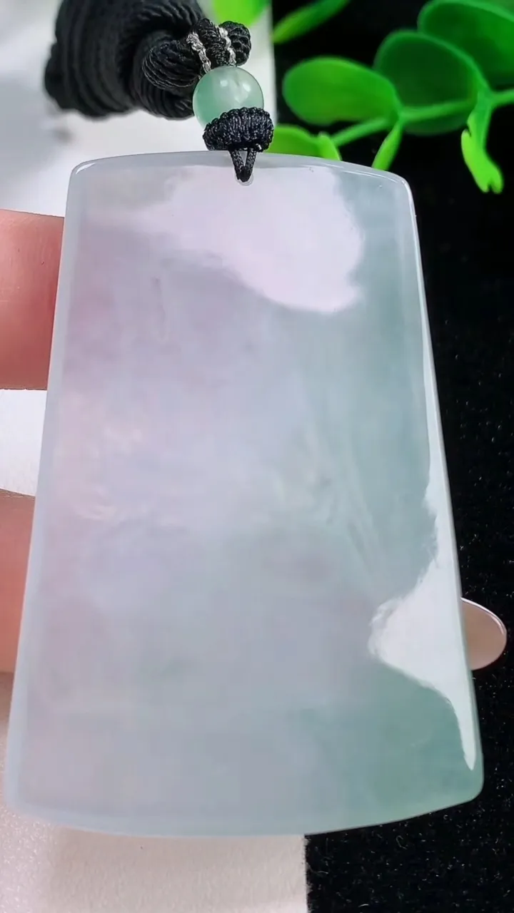 天然A货翡翠虚空藏菩萨吊坠，尺寸58-29.5-5.5，重:26.93g
11月19日