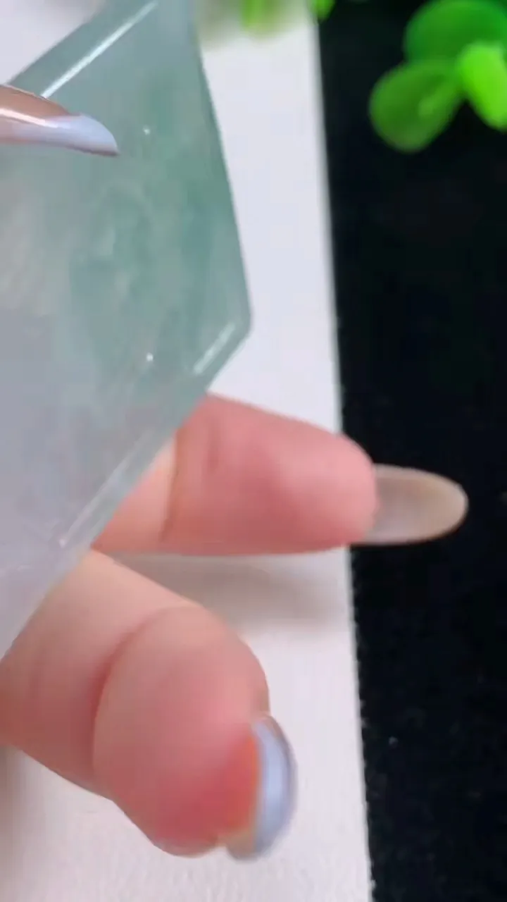 天然A货翡翠普贤菩萨吊坠，尺寸59.7-40.2-6.4，重量:33.73g
11月19日