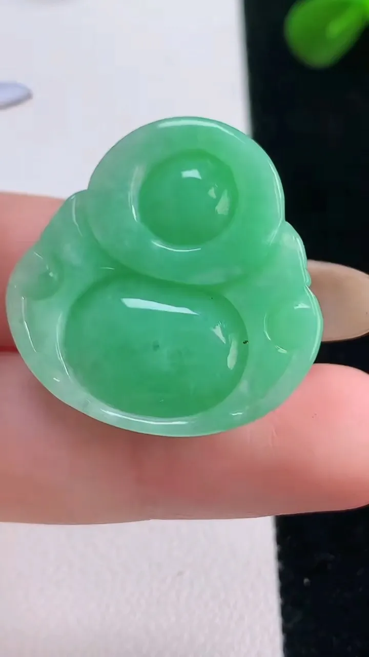 天然A货翡翠佛公吊坠，尺寸27.3-27.5-7.2，重量:8.03g
11月19日