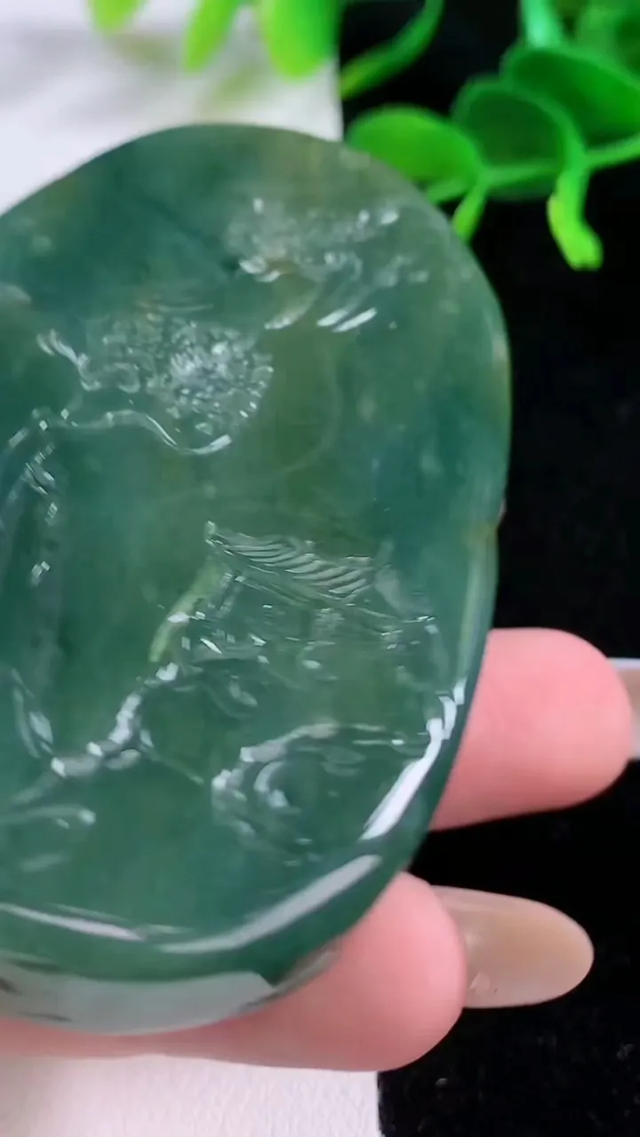 天然A货翡翠蓝水双彩山水无相佛吊坠，尺寸75-45-14，重:91.29g
11月19日