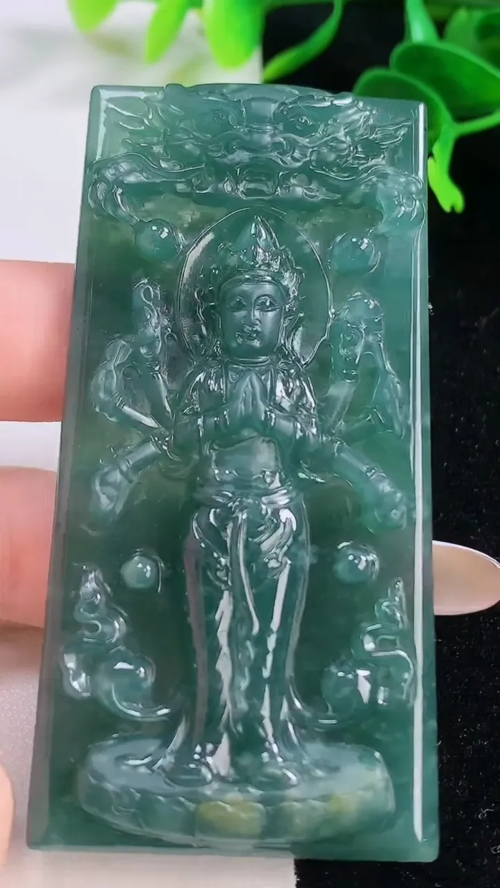 天然A货翡翠蓝水文殊菩萨吊坠，尺寸76.5-33.7-9.5，重:55.27g
11月19日