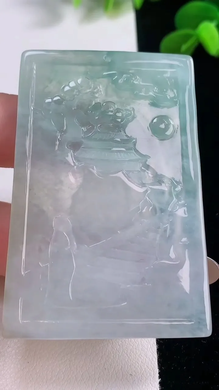 天然A货翡翠普贤菩萨吊坠，尺寸59.7-40.2-6.4，重量:33.73g
11月19日