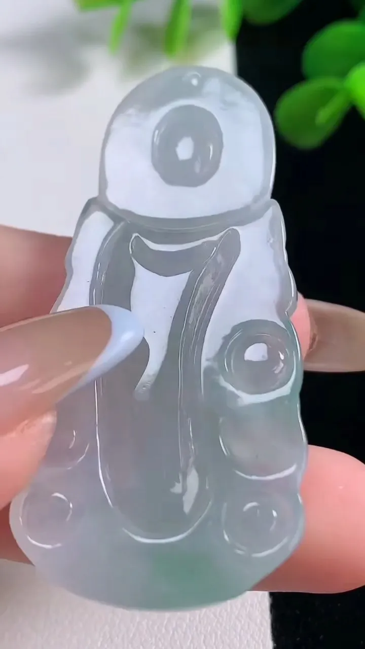 天然A货翡翠观音菩萨吊坠，尺寸57.3-26-5.6，重量:15.41g
11月19日