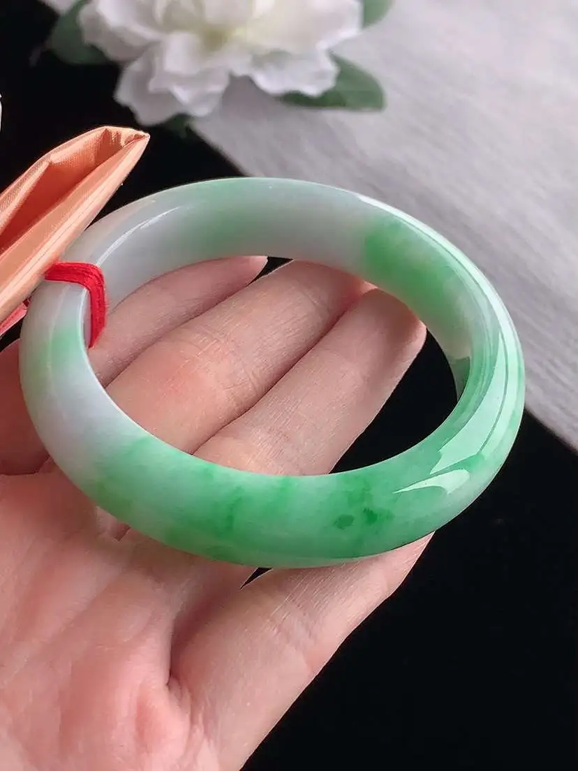 a货翡翠老坑冰种飘绿正装正圈手镯54-55圈口  尺寸54×12.5×8.6mm 1118