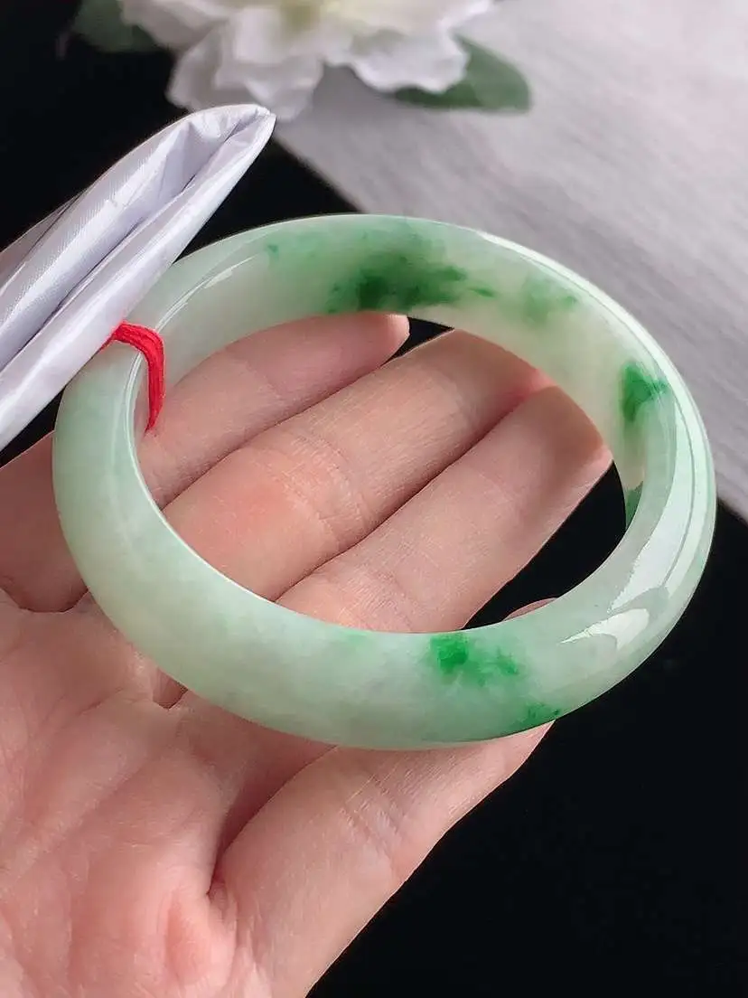 a货翡翠老坑冰种飘绿正装正圈手镯54-55圈口  尺寸54×12.8×8.2mm 1118
